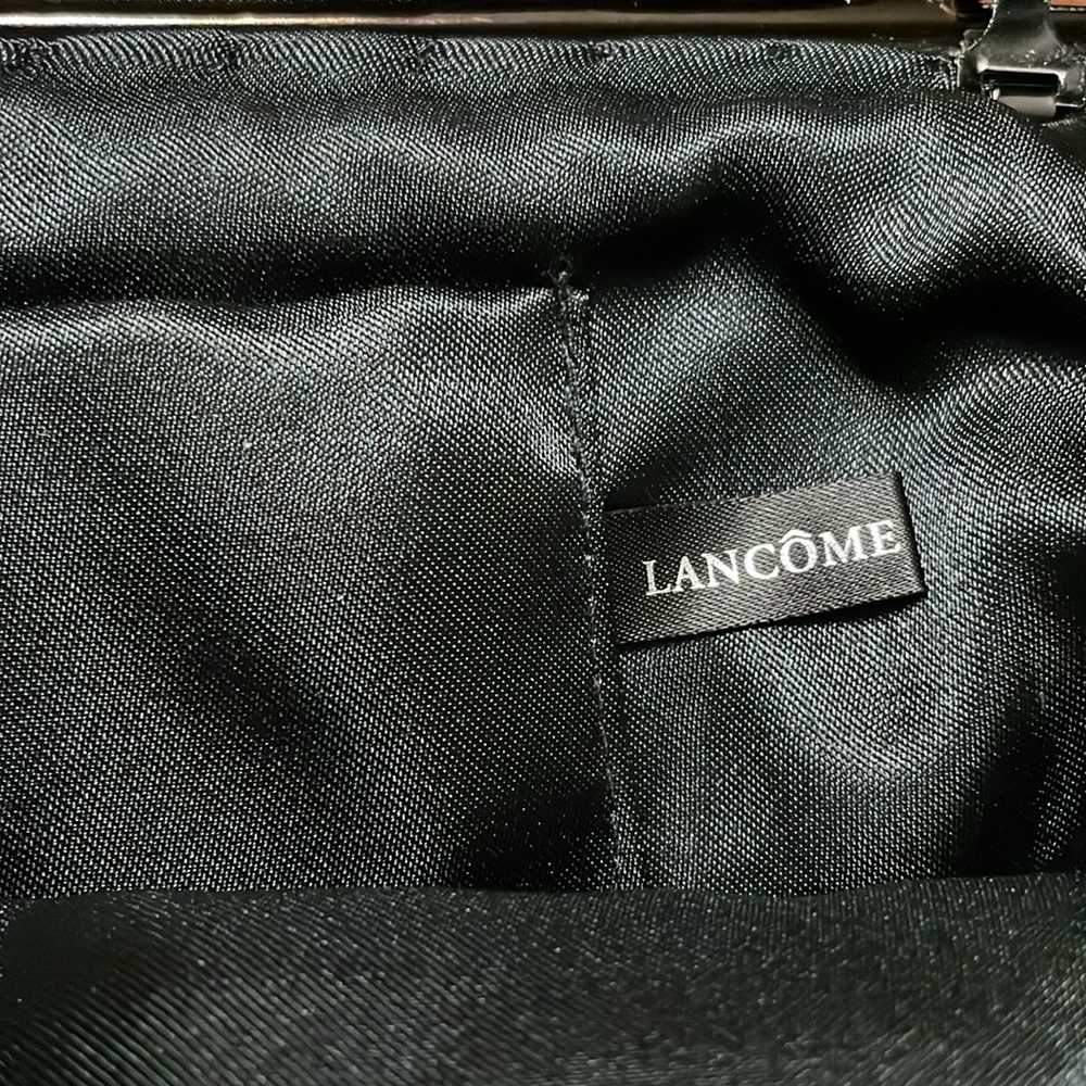 Lacome Evening Bag
Clutch White & Black Satin
Beaded Roses NWOT - Picture 4 of 12
